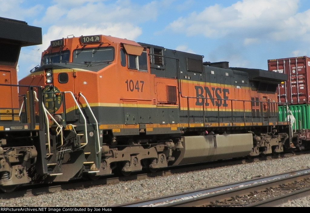 BNSF 1047